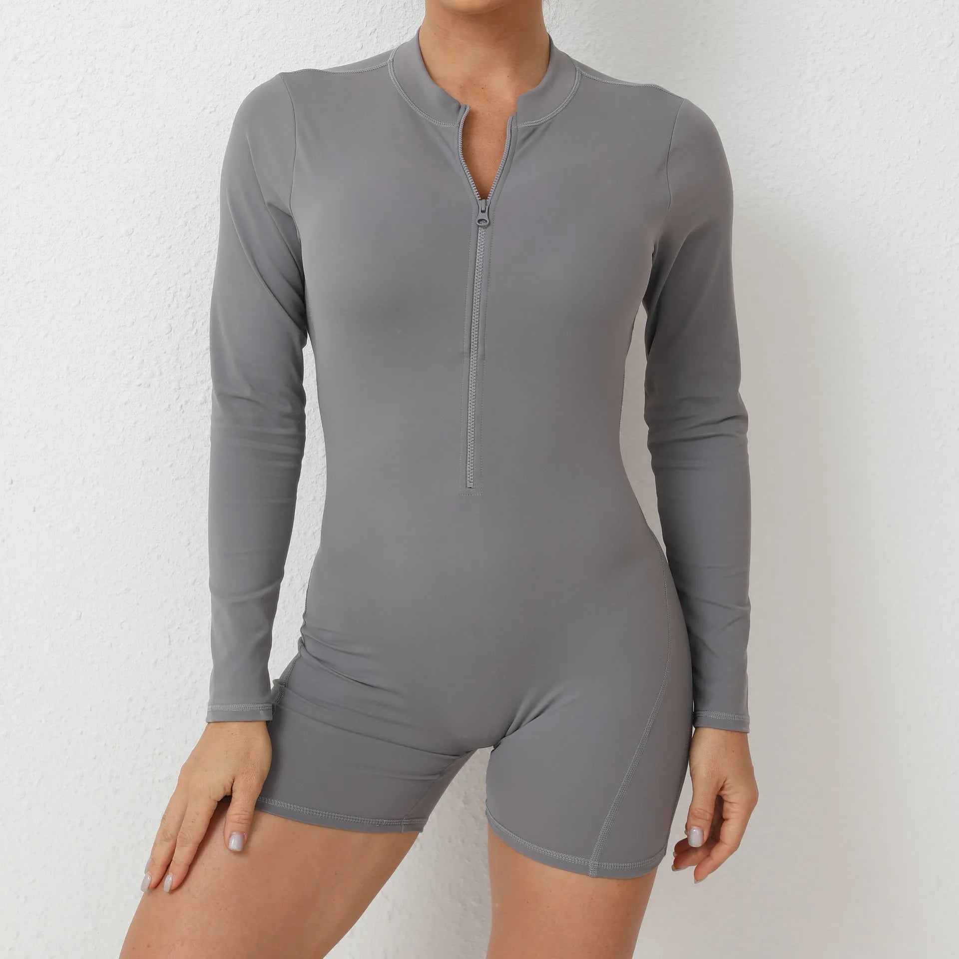 V Back Scrunch Suit