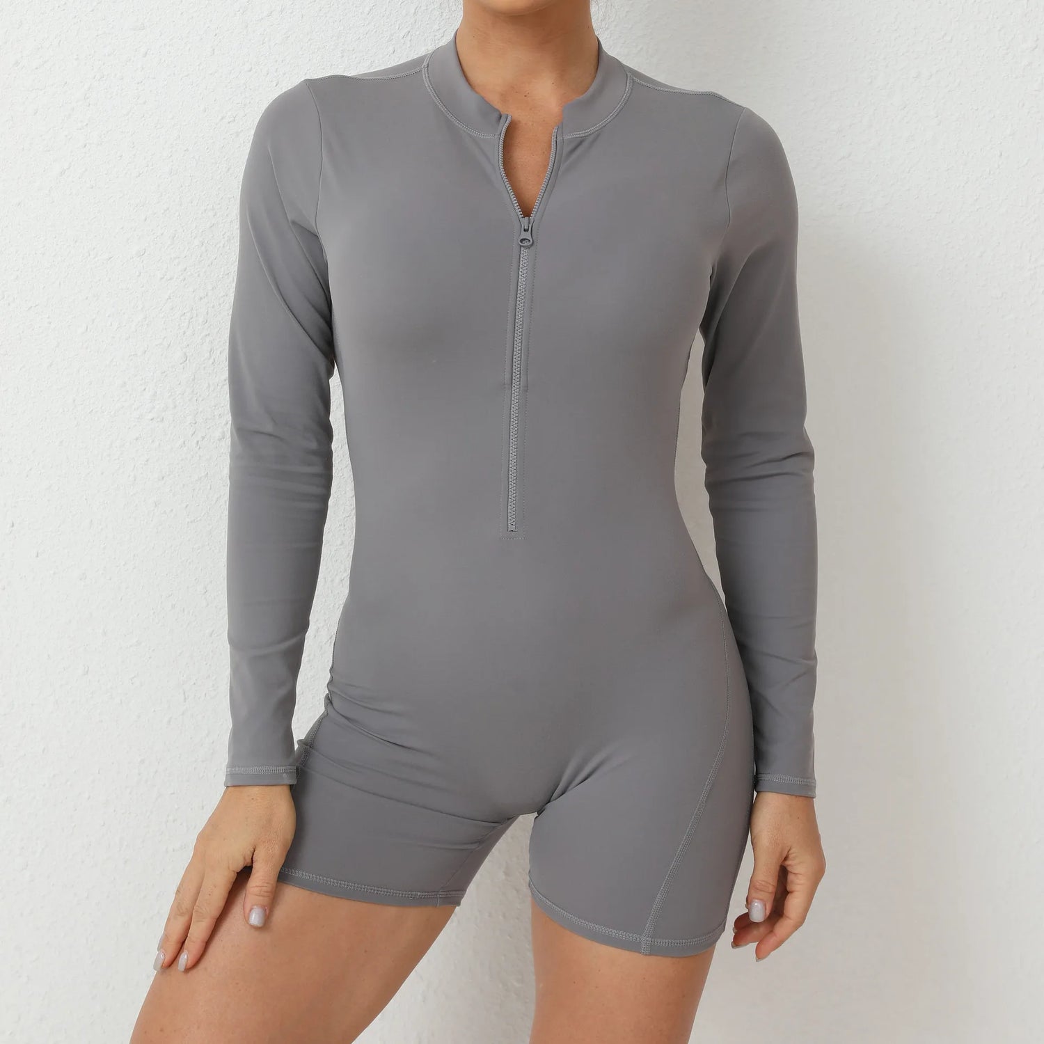 V Back Scrunch Suit